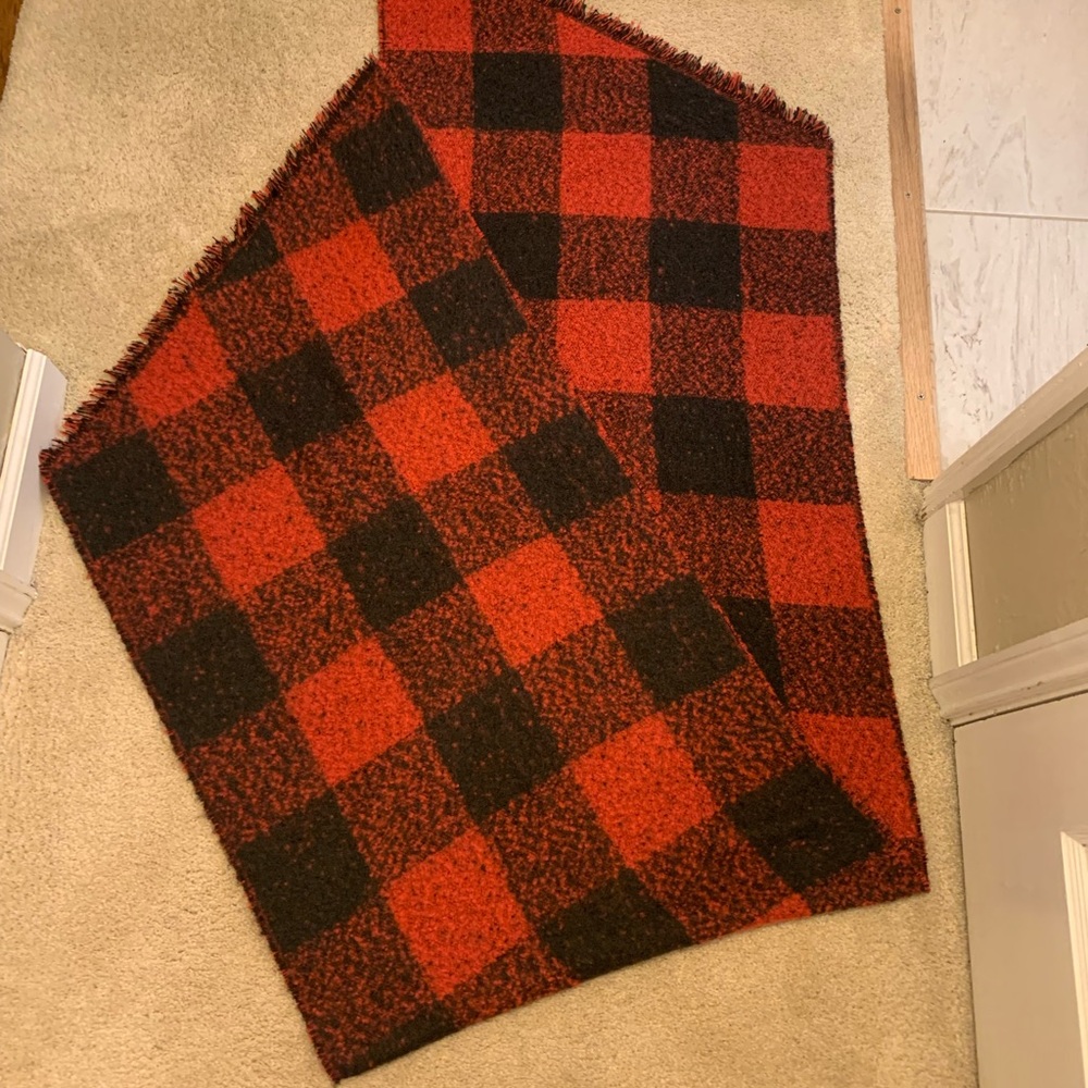 Buffalo Plaid Blanket Scarf - Picture 10 of 13